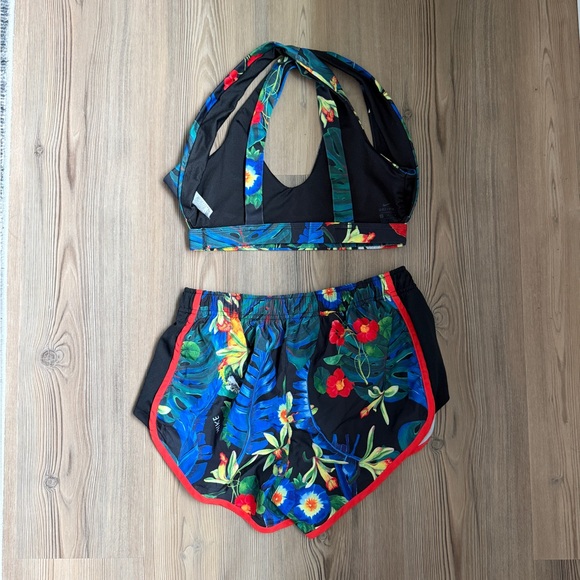 Nike Dri Fit Set - Picture 2 of 2